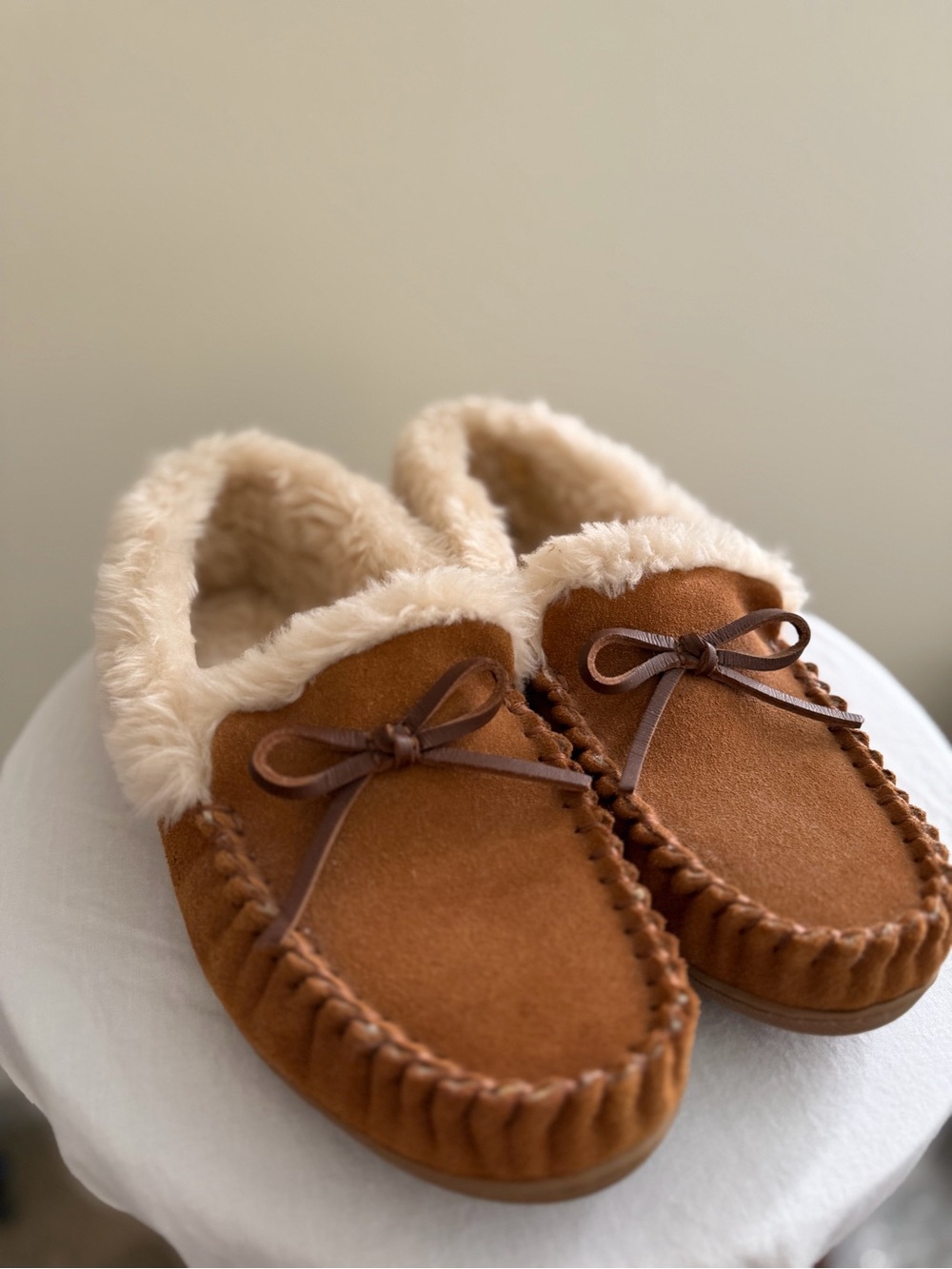 NWOT J.Crew Lodge Moccasin Slippers - Chestnut Brown, size 9